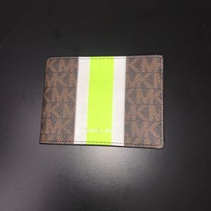 Micheal kors ID holder/wallet